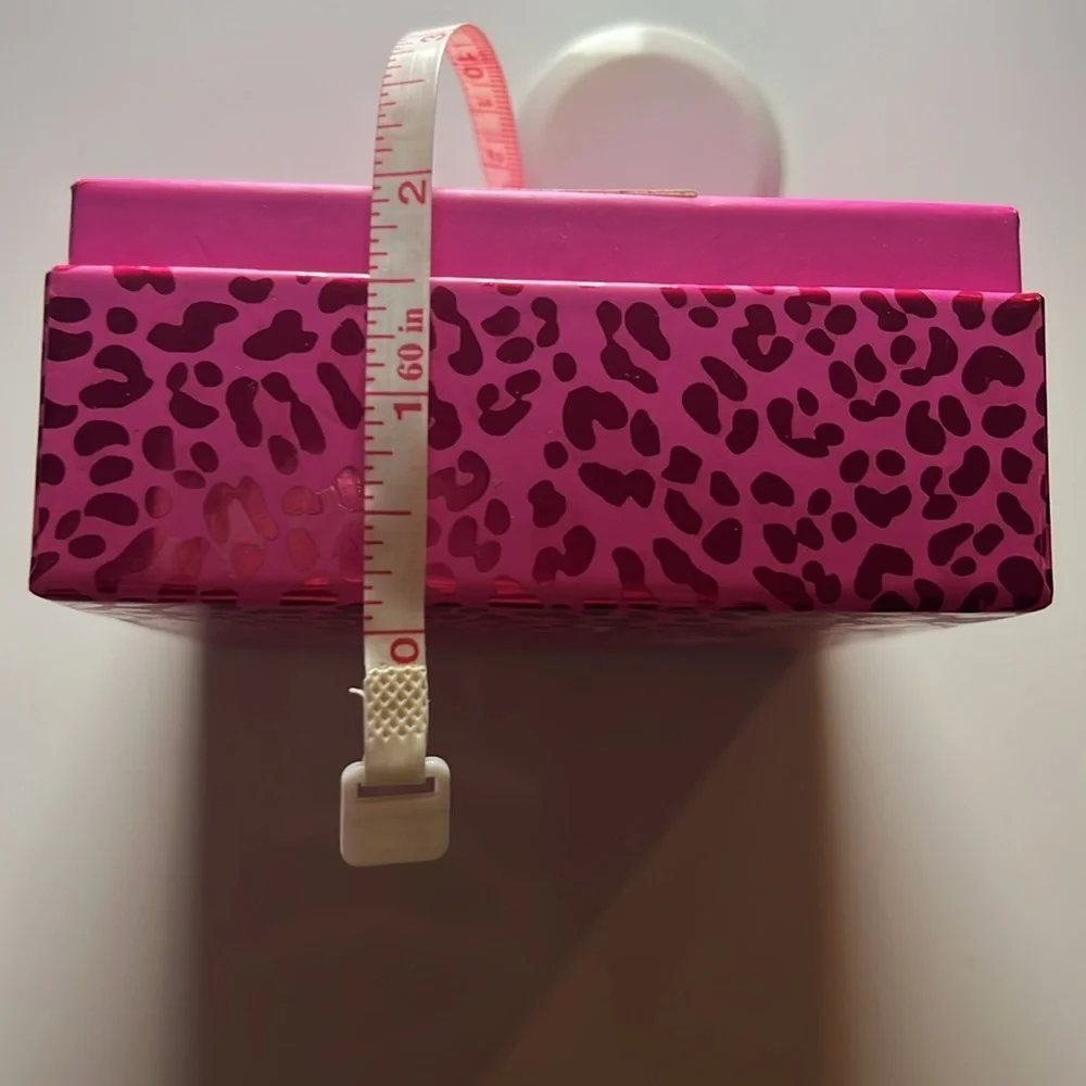 BETSEY JOHNSON GIFT BOX, pink fit Earrings or small objects EMPTY BOX